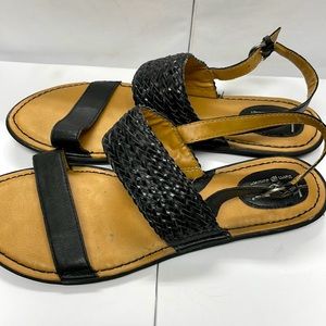 Born B.O.C. ladies sandals, flats. Quality built shoes by Born, Bin#1